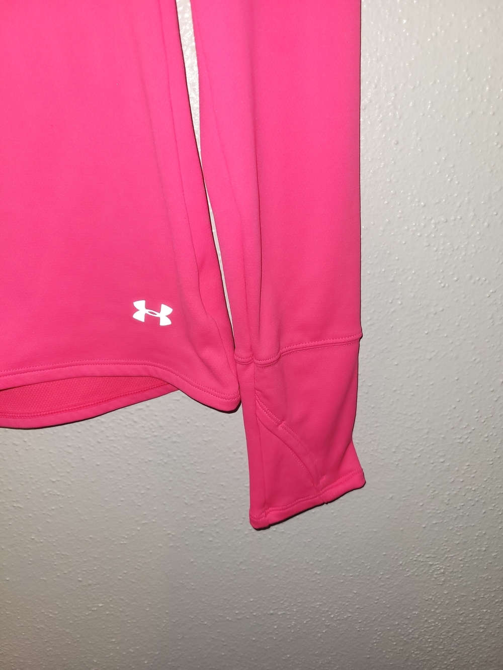 Under Armour Pink Womans 1/4 Zip Pullover Shirt Thumb Holes Fitted Cold Gear - Picture 4 of 5